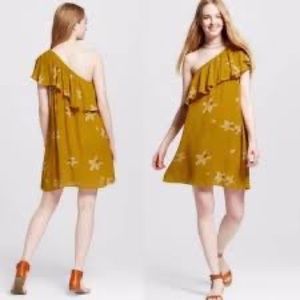 >>fun + funky closet clean out y’all! 🪩dresses, tops, and bottoms s, m, and l